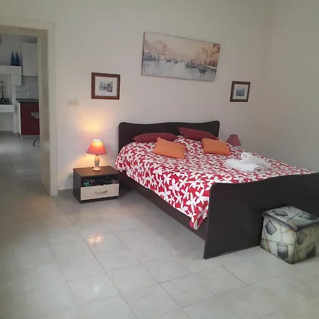 Freeman * Ostuni